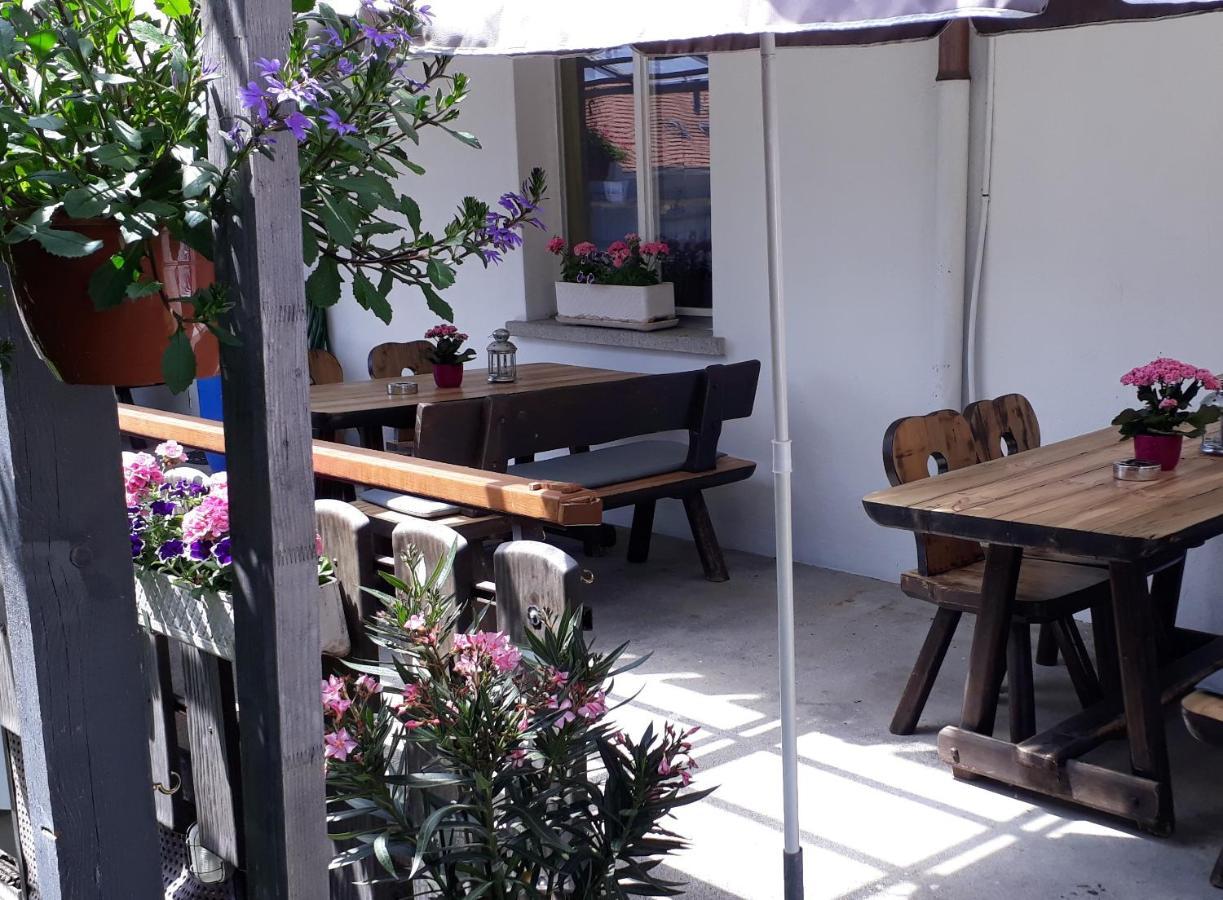 罗思丽餐厅酒店 尤顿多夫 外观 照片